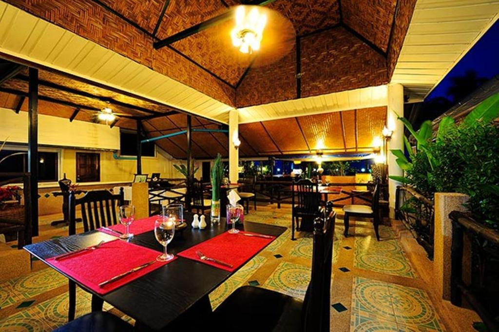 Phuket Thai Kamala Beach Front מראה חיצוני תמונה